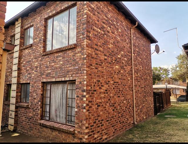 2 BEDROOM APARTMENT FOR SALE IN SONNEVELD